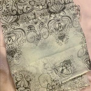 Pretty gray and ivory scarf